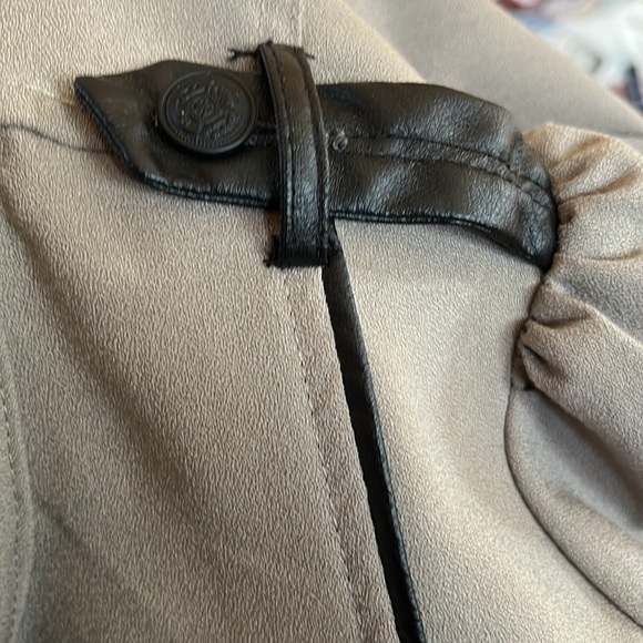 Double Zero Taupe Trench Coat w/Flared Silhouette & faux leather trim Size Small - Picture 15 of 15